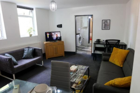 Moseley apartment sleeps 4 jrz